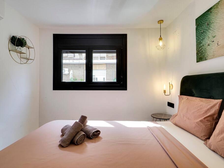 Casa Maria Townhouse- Terrace-4 Bedrooms L'Hospitalet de Llobregat Eksteriør bilde
